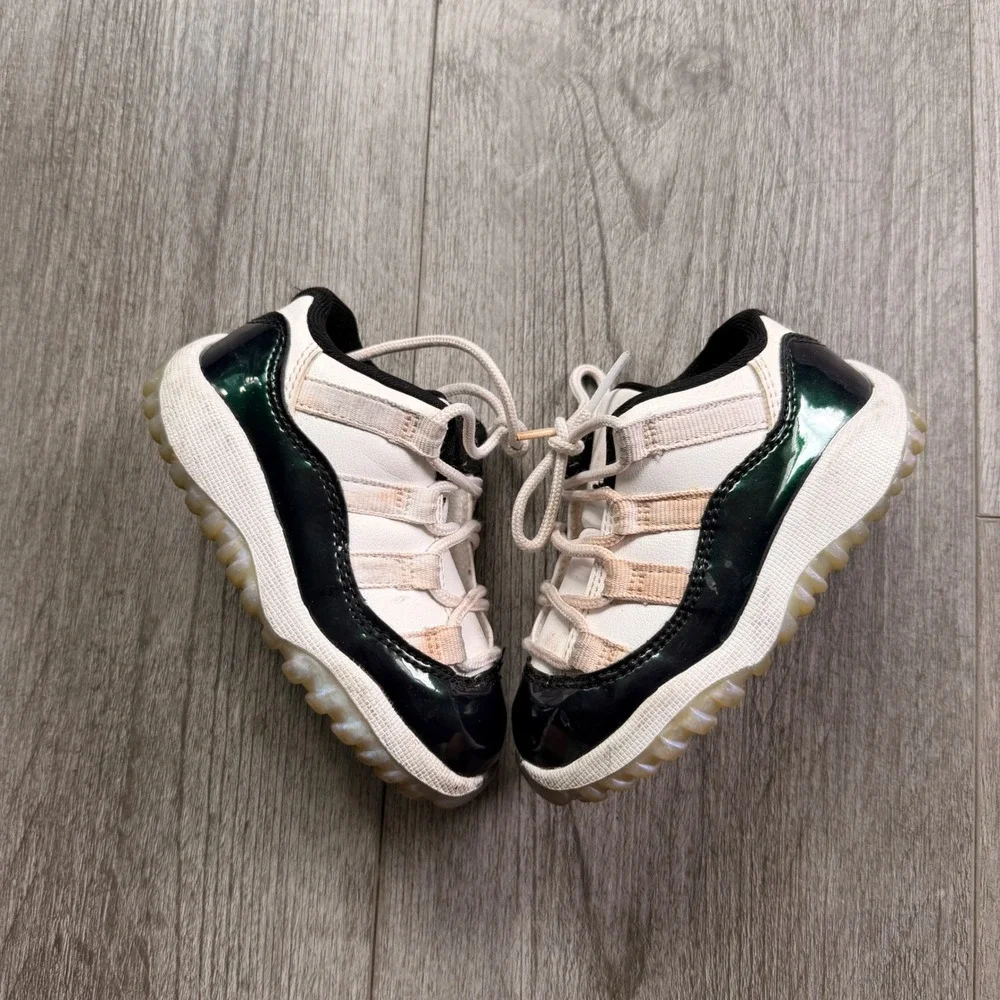 Jordan 11 Toddler Size 6C White Black Patent Leather
